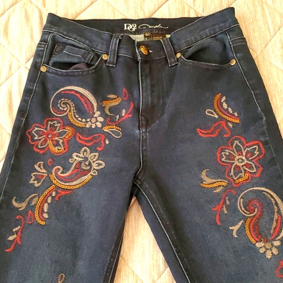 DG2 By Diane Gilman  Skinny Embroided Sequence Stretch Dark Blue Denim Jeans. - Picture 3 of 9